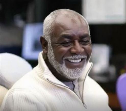 Comment remplacer les dentiers qui ne tiennent plus chez les seniors ?