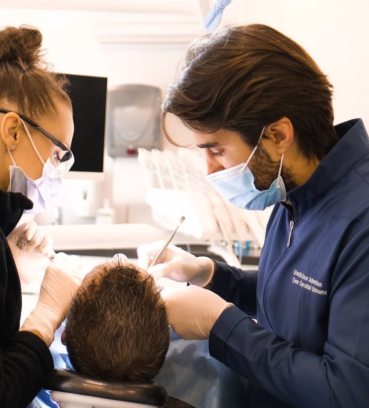 Facette Dentaires en Turquie  Attelia Dental Turquie - Clinique dentaire  primée et innovante à l'échelle mondiale à Antalya